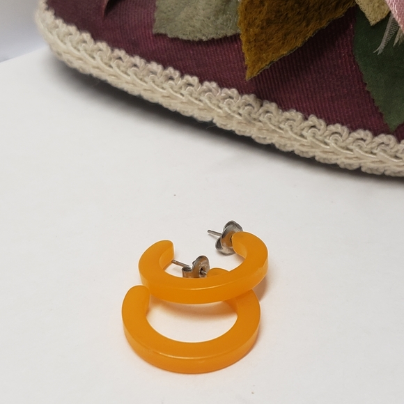 Vintage Orange Acrylic Hoop Earrings - Picture 2 of 3